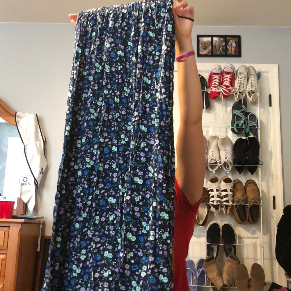 Maxi skirt with slits
